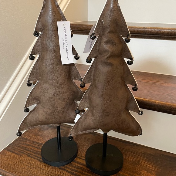 Cupcakes and cashmere “faux leather” CHOCOLATE BROWN Christmas trees. - Picture 4 of 6